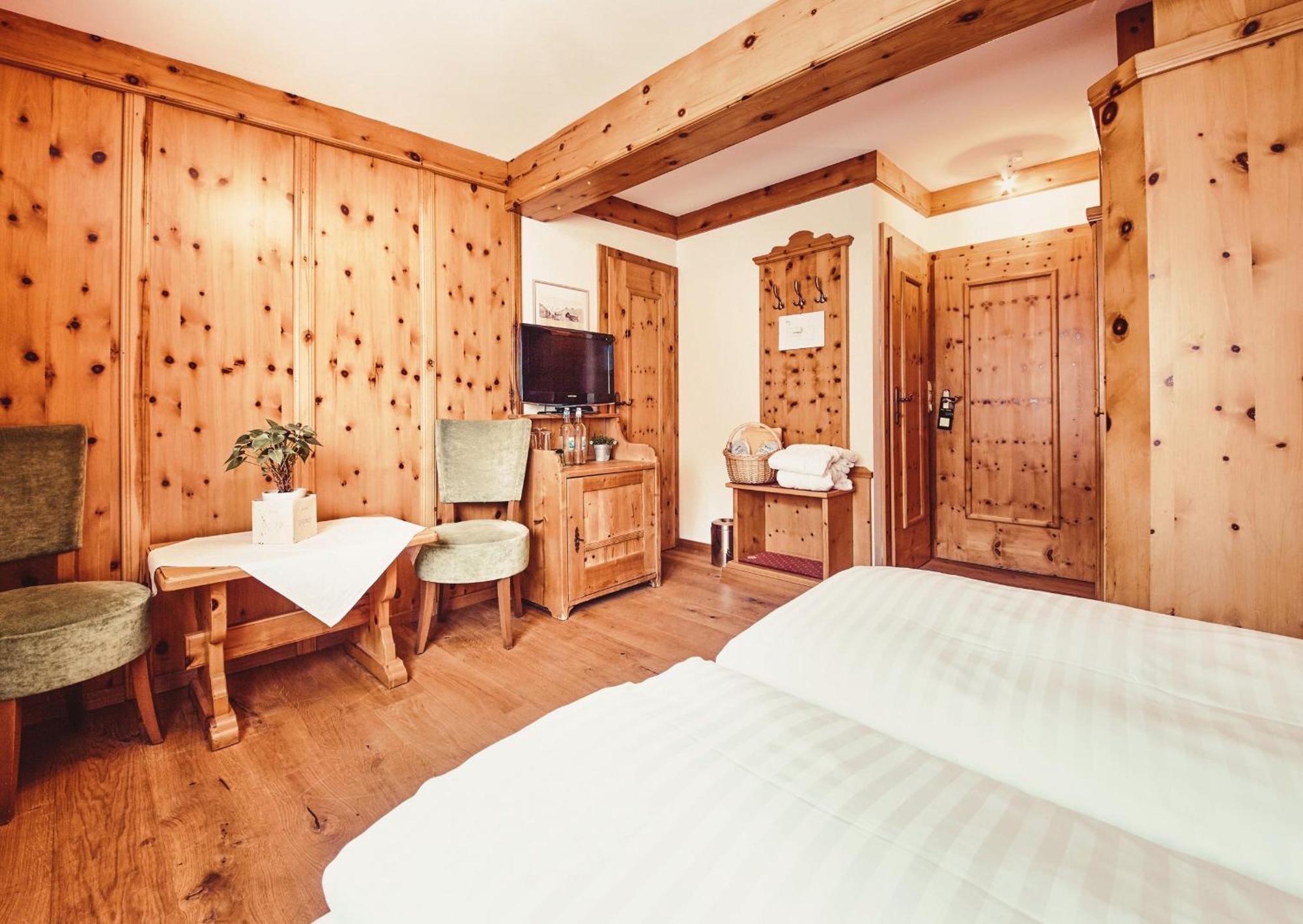 Hotel Gluecksschmiede - Hinterglemm Saalbach-Hinterglemm Phòng bức ảnh